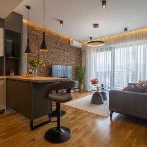Luxury City-View Apartment & Free Parking