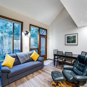 Snowater Condo #68 - Wi-Fi - Dishwasher - Sleeps 4