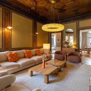 Royal and Luxurious Manor Apartments
