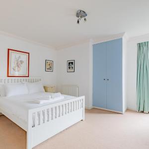 Spacious 2BD Flat 20 Mins to City of London