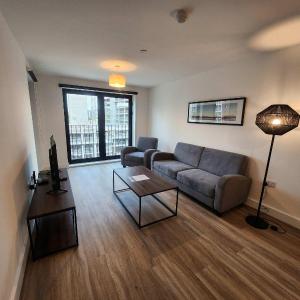 Modern & Bright 2 Bedroom Apartment in Liverpool