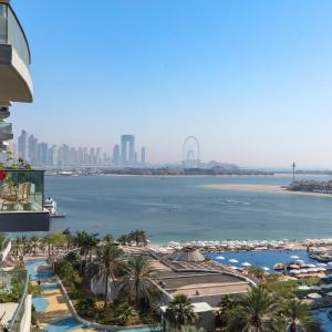 Modern 1BD, beautiful SeaView, Pool & Beach access