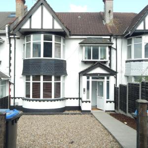 Modern 3-Bedroom Retreat Just Steps from Wembley Stadium
