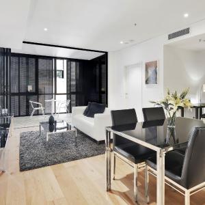 Large One Bedroom with Study-ALB09203