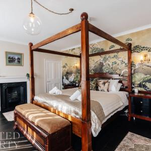 Central Townhouse with Garden & Free Parking