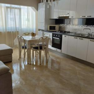 Apartament zona 1 Decembrie
