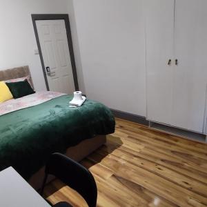 Double-Bedroom in the Heart of Harpurhey Manchester A2 Perfect for Short Stays