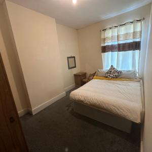 Spacious One Bed at Smethwick, Birmingham - WiFi & Free Parking