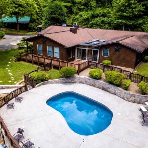 Pioneer Trail Retreat by Avada Properties
