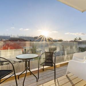 Premium Townhouse w Sunset Views close to Airport