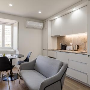 Charm Studio – Lisbon Getaway