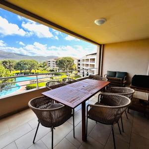 Apartment with pool view Salina Bay Porto-Vecchio