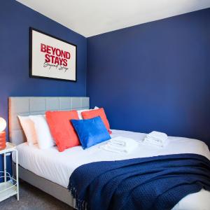 Comfy 3BR City Home - Near Deansgate - Perfect for Work, Leisure & Stadium Visits with Parking
