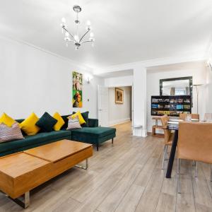 Spacious 3BR Flat Walk to Oxford Street Tube