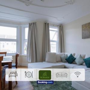 3 Bedroom Apartment By Arhouse Apartments Short Lets & Serviced Accommodation Kensal Rise With Free WiFi & Free Parking