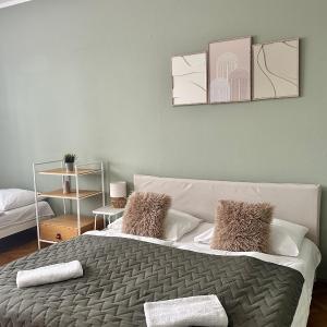 2BR Gateway on the Rybna