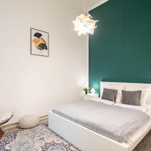 Central - Comfy - Large