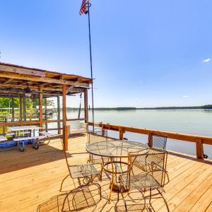 Lake Talquin Cabin Close to FSU and Quincy!