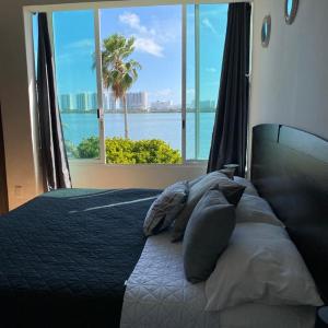 Hermoso departamento en zona hotelera frente a la laguna