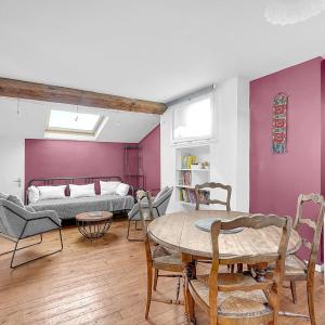 Spacious and bright in the historic center