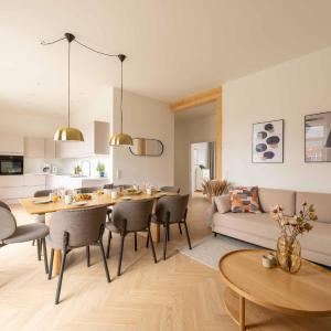 Stunning Premium Apartment with Private Rooftop