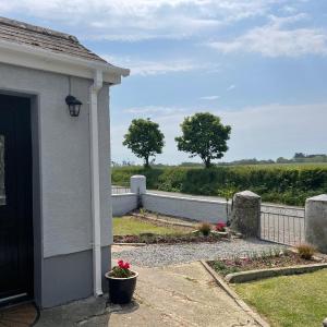 Midsummer cottage