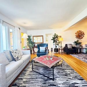 Charming 3BR House - Hal-UC