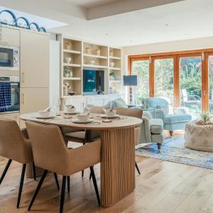 Beautiful Ground Floor Apartment Plus Private Garden
