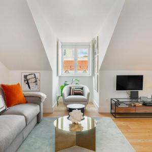 WHome Top-Floor Studio in Prime Location
