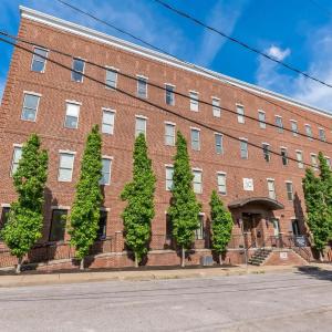 Centennial Park Condo Near Broadway Sleeps 4
