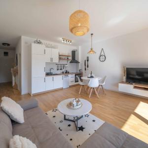 Maxim24