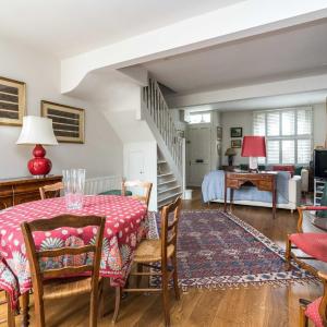 Charming 2BD House with Garden in Hammersmith