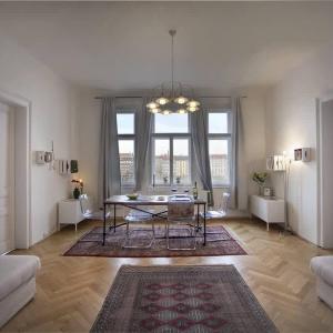 Stunning Riverview Apartment
