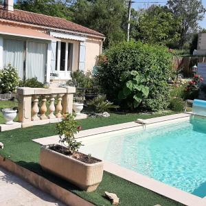 Eclats du Sud, villa les Cigales avec piscine, proche Cassis, meublé de tourisme 3 étoiles