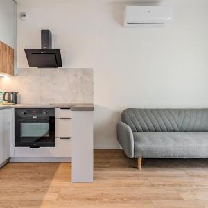 Czysta Urban Living Studio by BookingHost