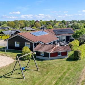 Cozy Home In Hejls With Sauna