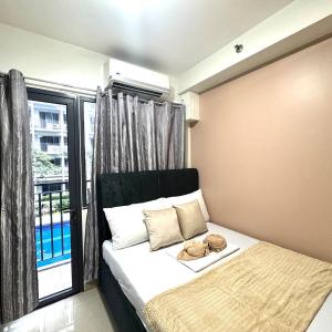 Shore 2 Residences Room 360 POOL VIEW by Prime Stay MOA