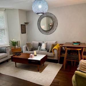 Peaceful Stoke Newington apartment with garden