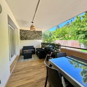 Appartement T3 avec terrasse et parking dans petite résidence fermée et calme , proche de toutes commodités