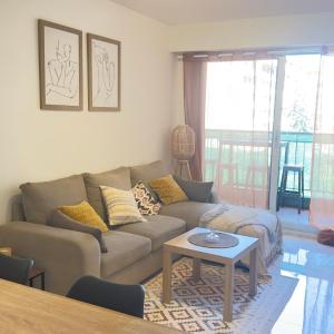 Charming and spacious two-room apartment with terrace and AC