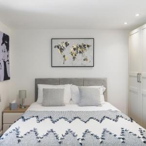 Bespoke Studio 23 Min - C London Private Bathrroom Shared Kitchen 3