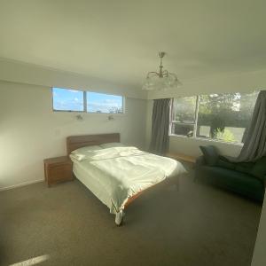 Spacious Sunny Room