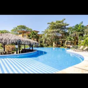 Juanderlust - 2 Bedroom Condo