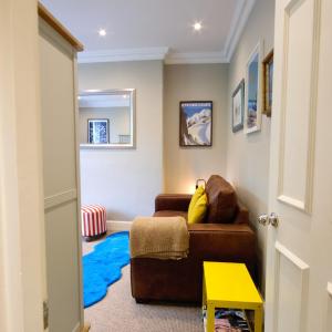Primrose Hill Classic with a Modern Touch