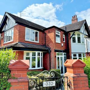 Bright 5 Bedroom House in Didsbury, Manchester