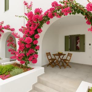Nostalgia Ambelas Paros Seaside Apartments