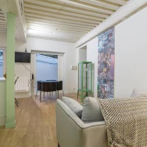 Character apartment 6 people - city center