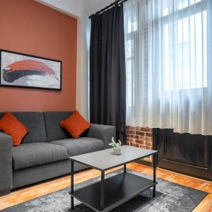 Charming 1BR Flat with Balcony in Cihangir