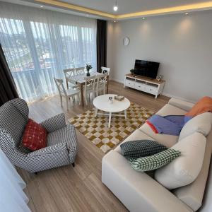 Istanbul Bostanci Luxury 2 Bedroom Apartment with Pool