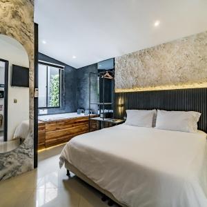 Hotel One Lleras
